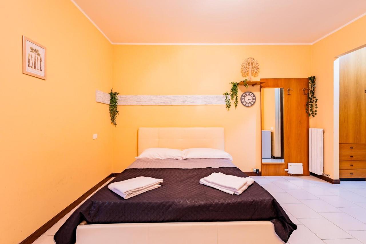 La Santa Maria Apartment Cuneo Bagian luar foto