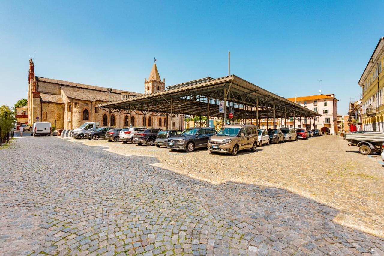 La Santa Maria Apartment Cuneo Bagian luar foto
