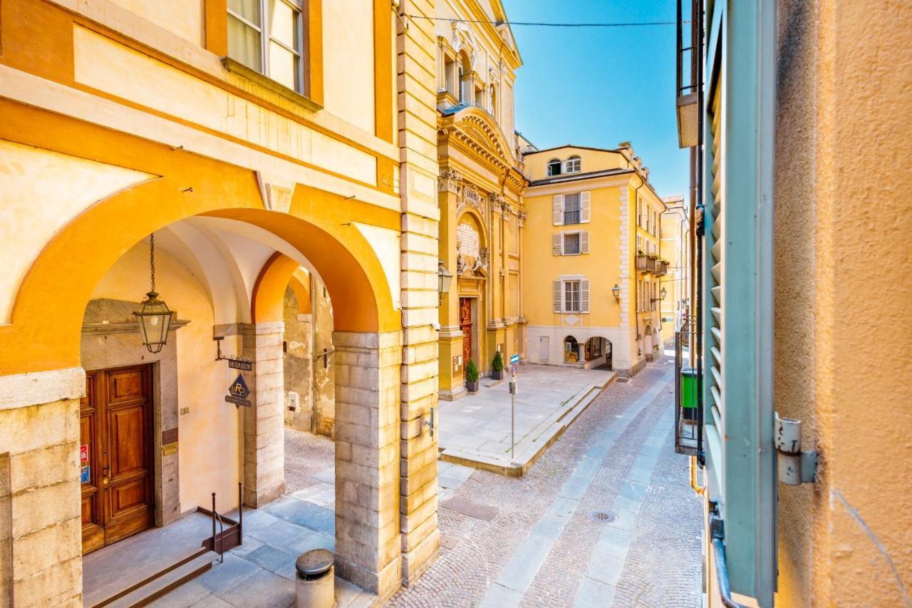 La Santa Maria Apartment Cuneo Bagian luar foto