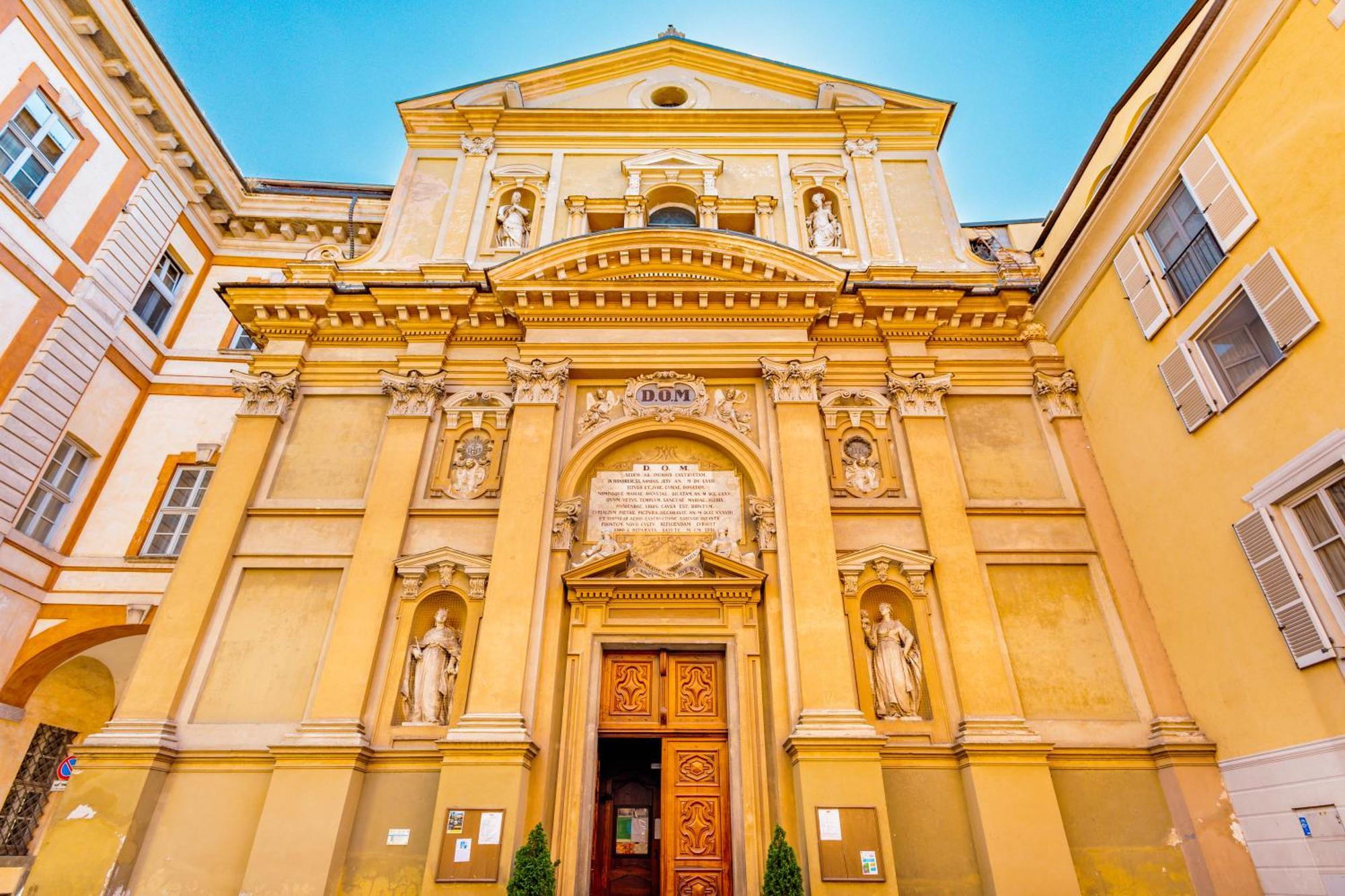 La Santa Maria Apartment Cuneo Bagian luar foto